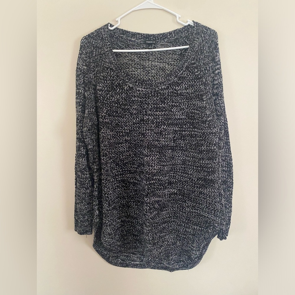 Cozy Marled Scoop Neck Sweater - Black & White